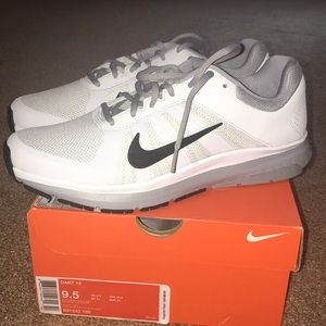 Nike Men’s Dart Sneakers